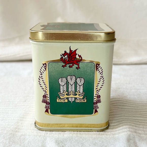 Vintage Princess Diana & Charles Wedding Royalty Tin - Picture 5 of 13